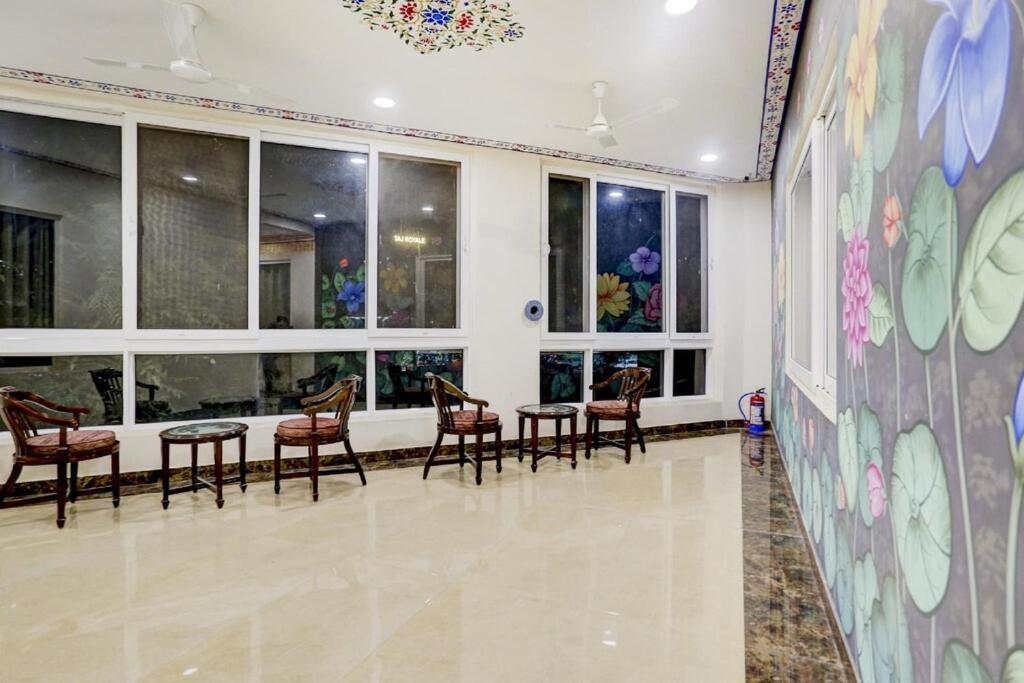 The Royal Ville Agra - Family & Corporate Hotel 외부 사진